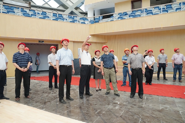 市委書記史濟(jì)錫、市長(zhǎng)朱晨調(diào)研中立公司承建的民生項(xiàng)目工程